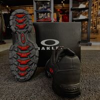 Bota Oakley Stern Black Red