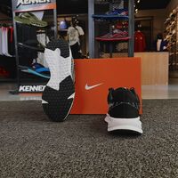 Tênis Nike Run Defy