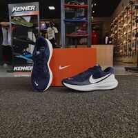 Tênis Nike Revolution 8