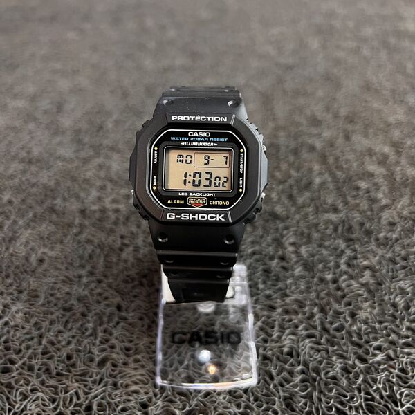 Relógio Casio DW-5600UE-1
