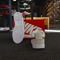 Tênis Nike Court Vision Low 