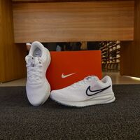 Tênis Nike Run Defy